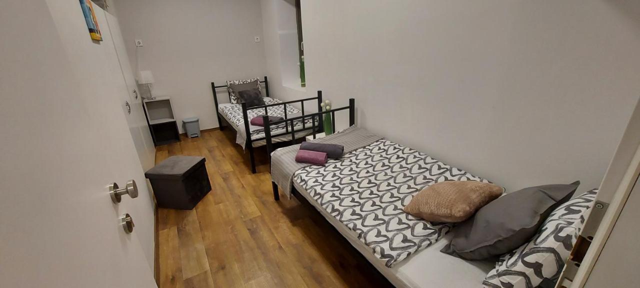 London Fog Apartment In The Party District Βουδαπέστη Εξωτερικό φωτογραφία